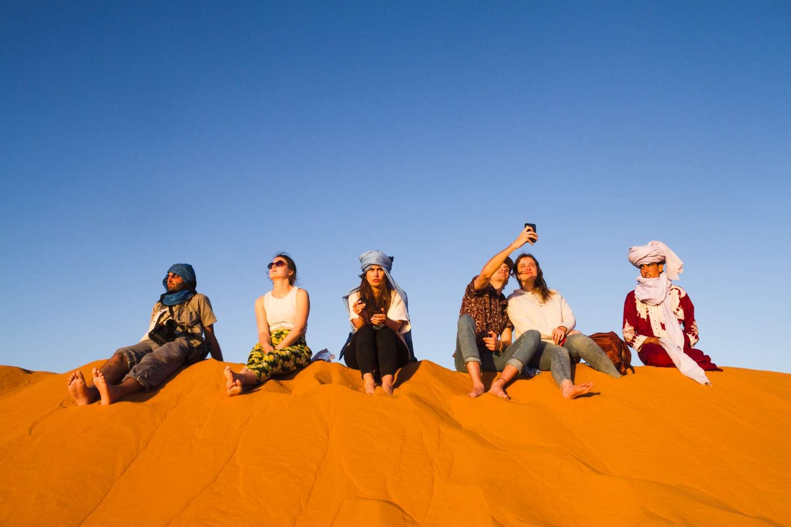 gcc tourism industry. tourist visit dubai desert